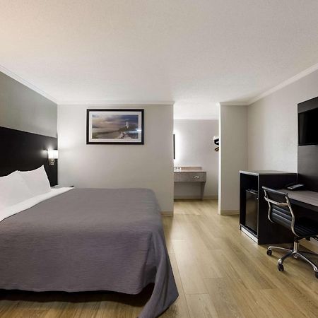 Quality Inn Tallahassee Near University Экстерьер фото