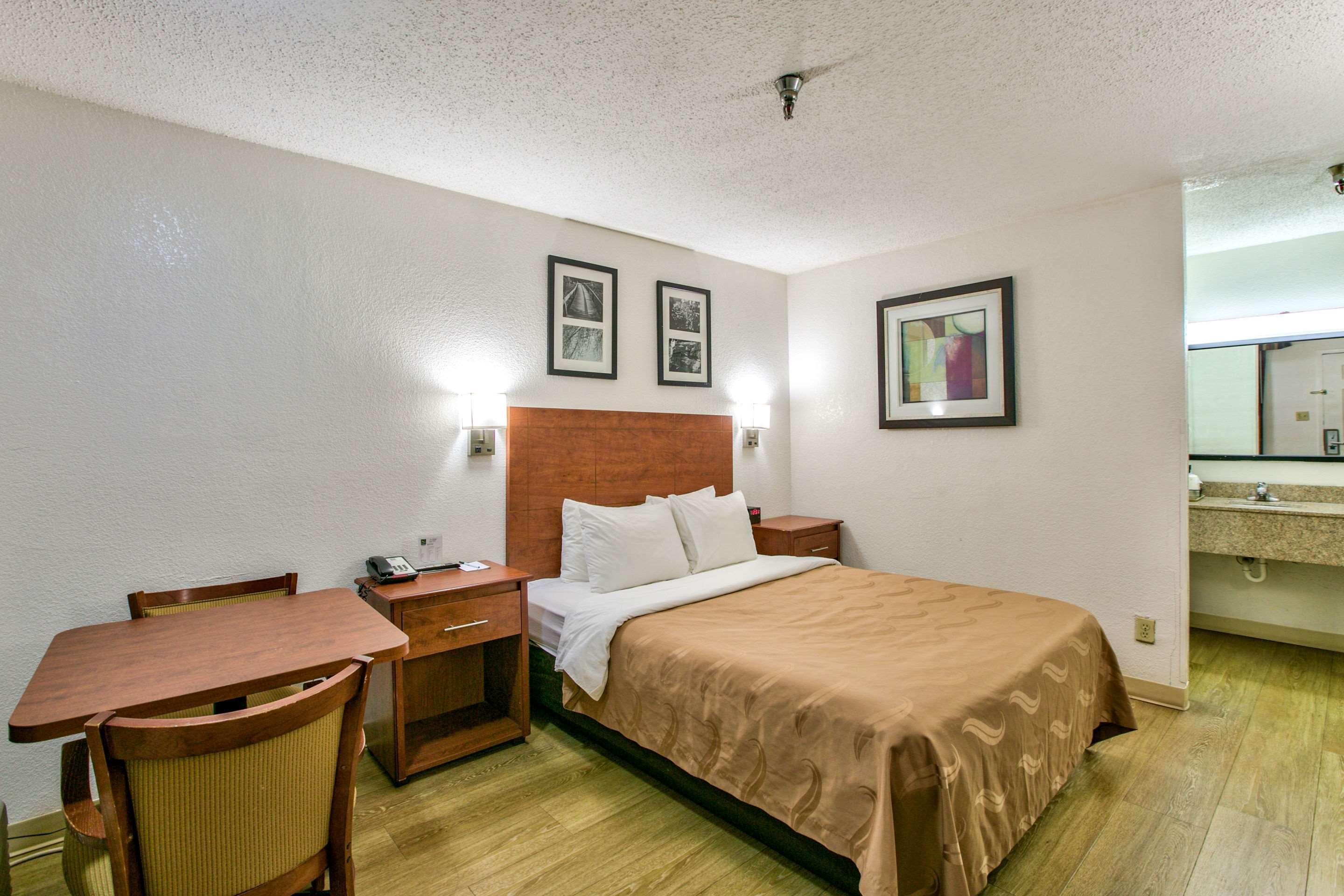 Quality Inn Tallahassee Near University Экстерьер фото