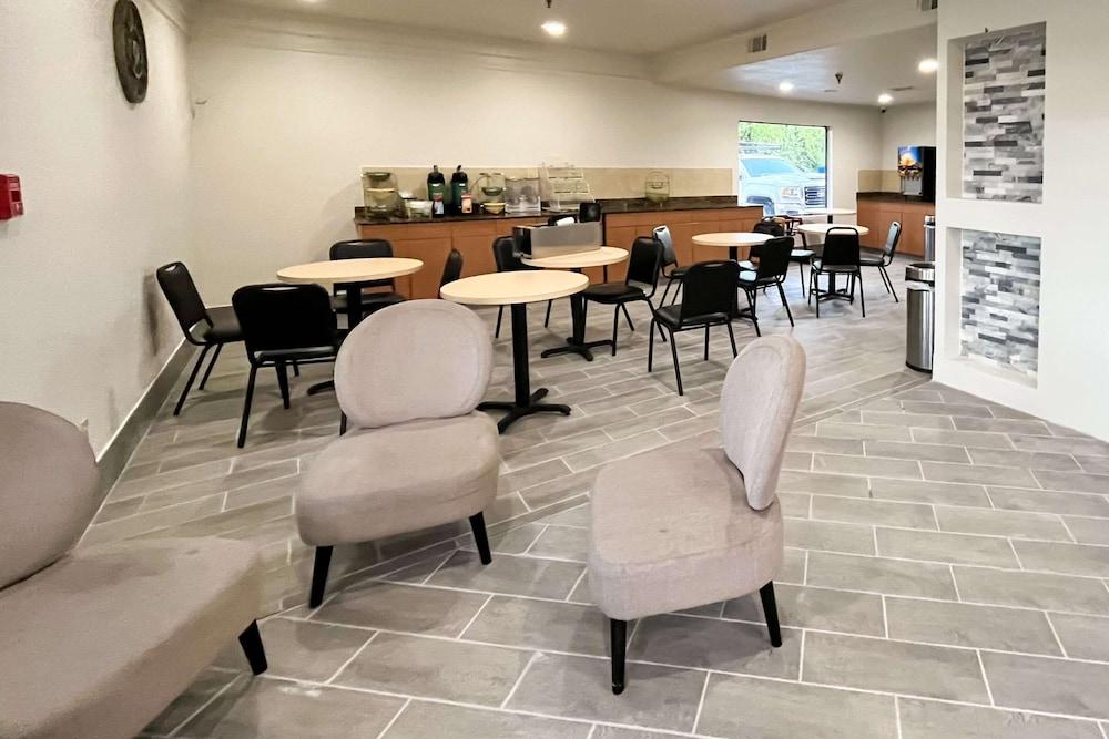 Quality Inn Tallahassee Near University Экстерьер фото