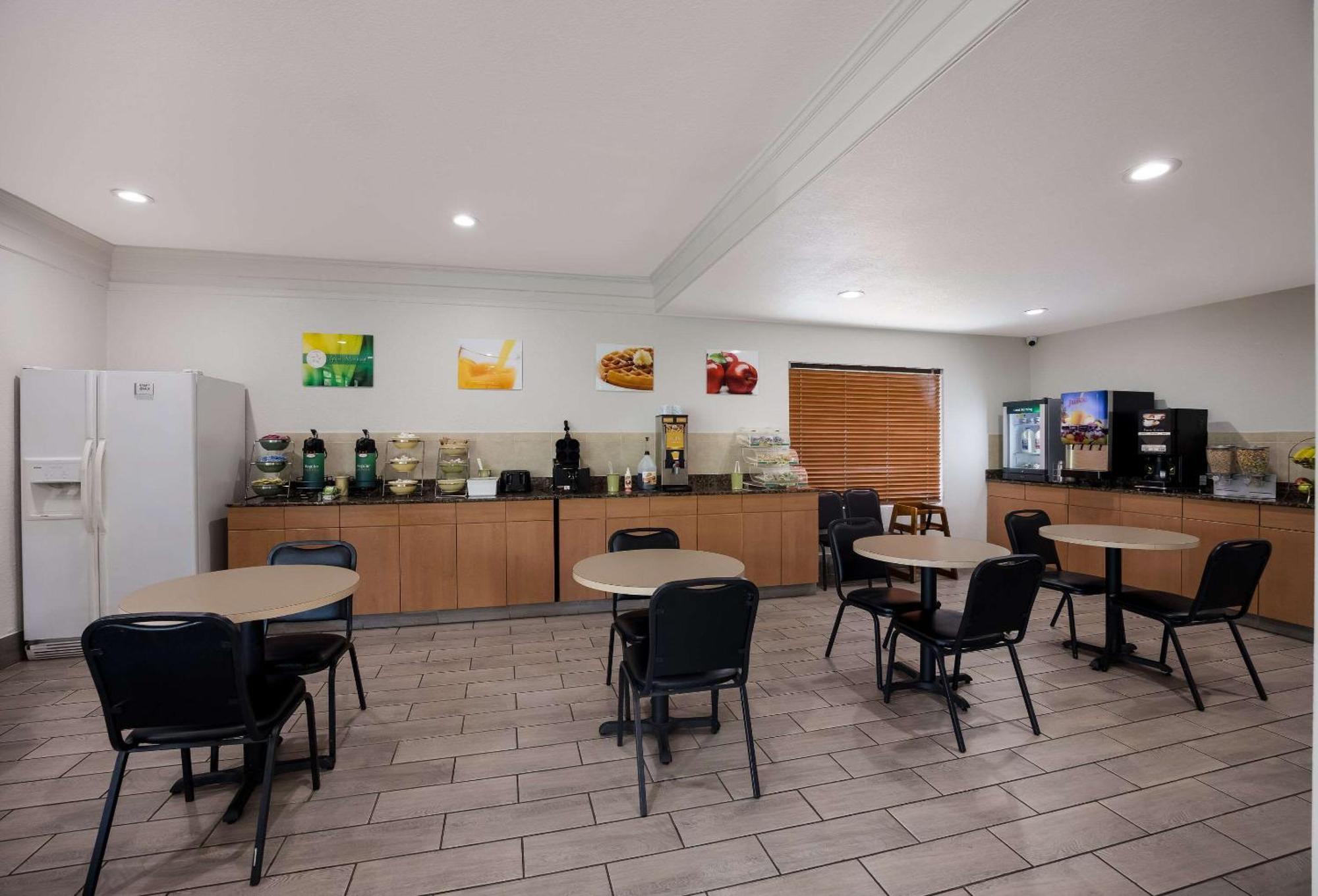 Quality Inn Tallahassee Near University Экстерьер фото