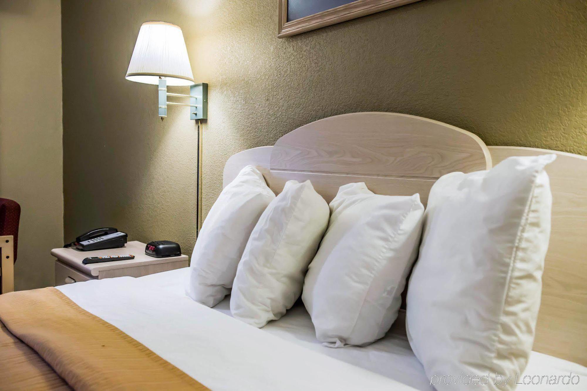 Quality Inn Tallahassee Near University Экстерьер фото